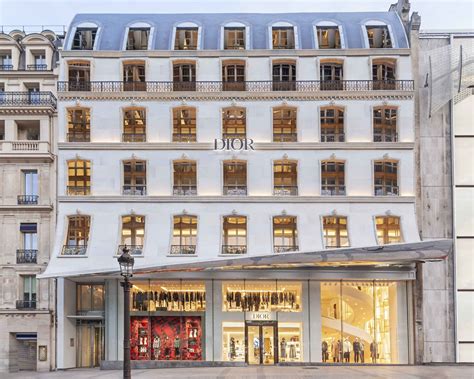 dior cheaper in paris|christian dior boutique paris.